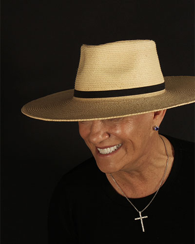 We create your perfect smile at any age and dental problems!